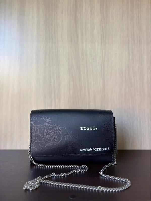 Tracolla Roses Black - Alviero Rodriguez