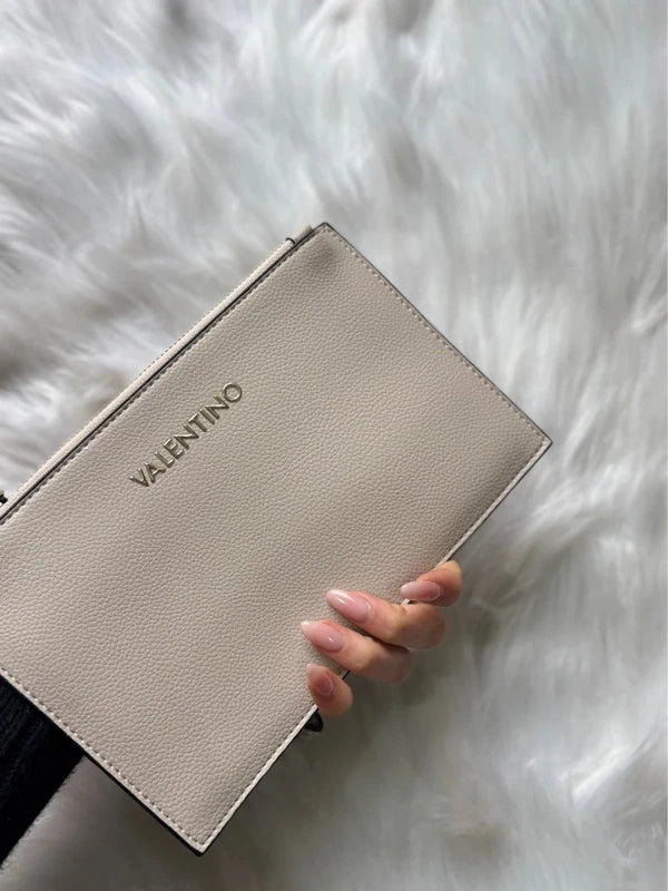 Arepa Pochette - Valentino